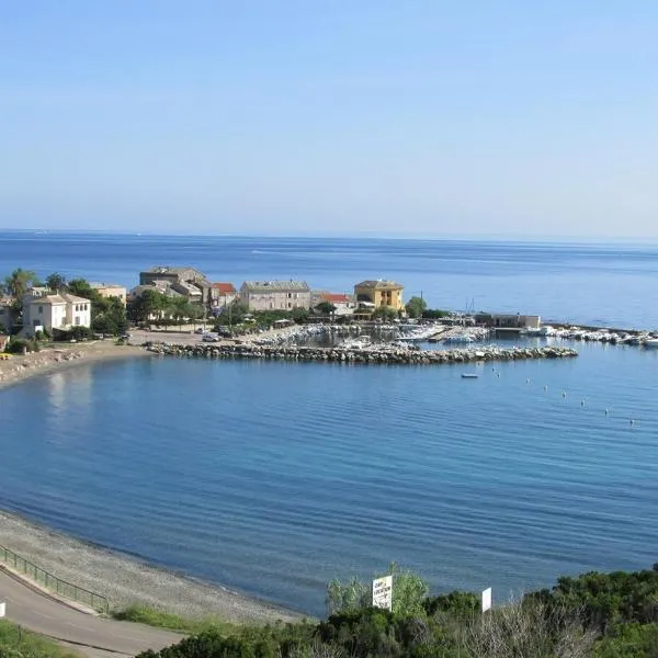 La Marine, hotel u gradu 'Barrettali'