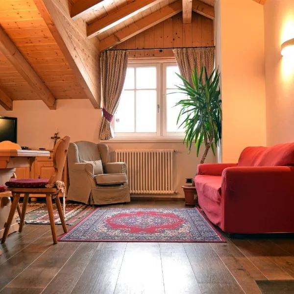 Casa Chatrian, хотел в Моена