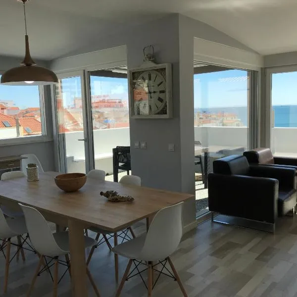 Blue Bay Beach Apartment, готель у місті Сезімбра