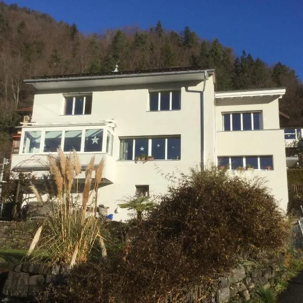 Lakeviewhouse, hotelli kohteessa Sundlauenen