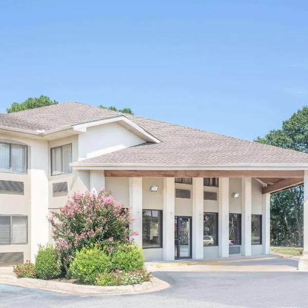 Days Inn & Suites by Wyndham Brinkley, hotel v destinaci Brinkley