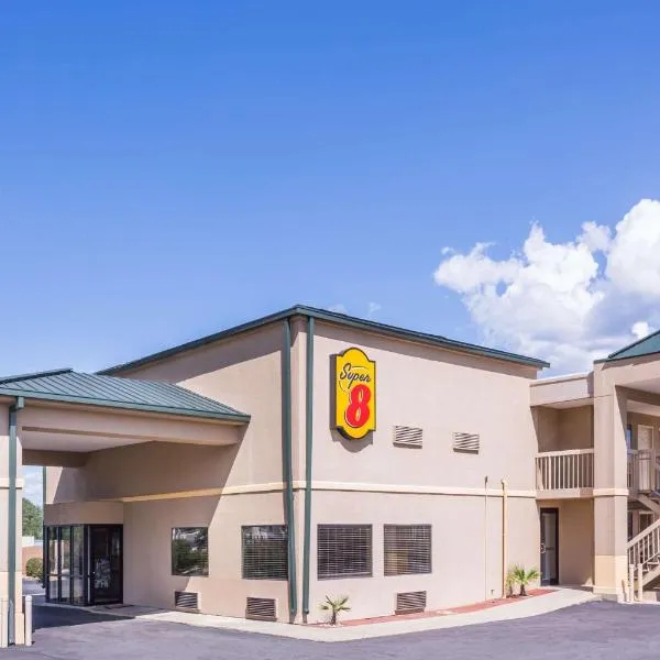 Super 8 by Wyndham Macon West: College Estates şehrinde bir otel