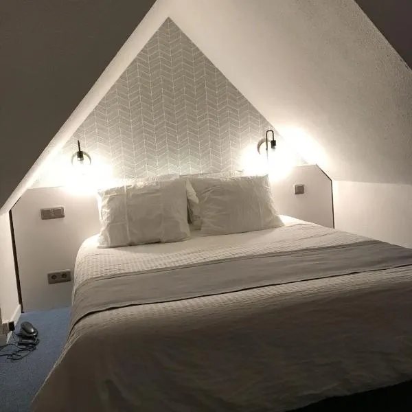 Le Tronçais, hotel v destinaci Saint-Bonnet-Tronçais