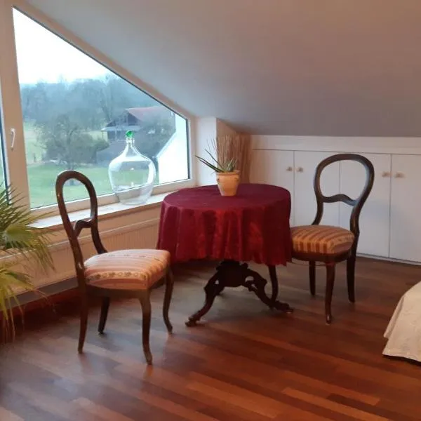 helles Dachstudio, hotel in Allershausen
