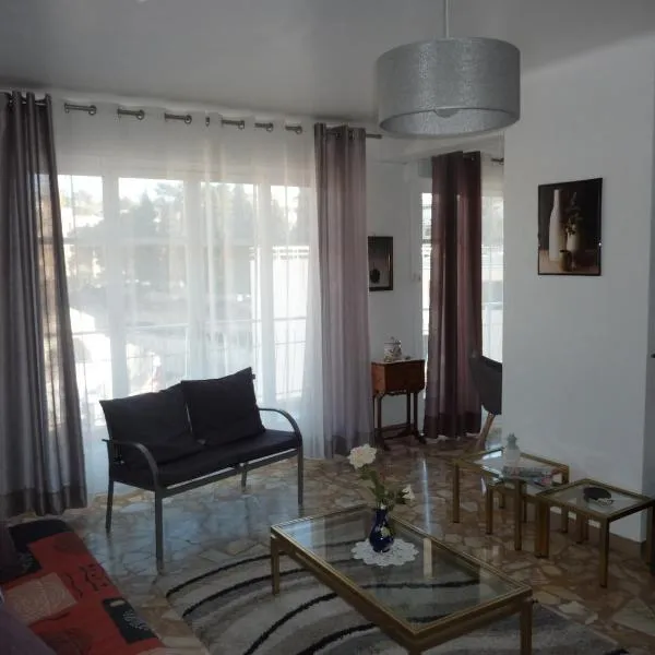 Le Tanagra – hotel w mieście Vallauris