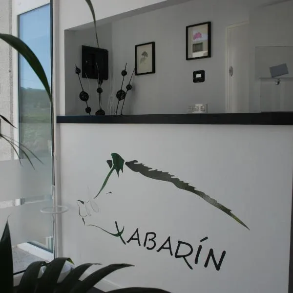 Albergue Xabarín, hotel di Abadín