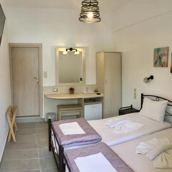 Platanos Rooms, hotell i Loutro