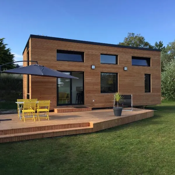 Tiny House sur la cote bretonne, hotel em Plounévez-Lochrist