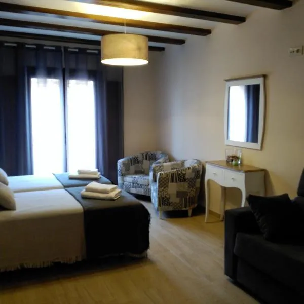 El Rincón del Gallo, hotel Tronchónban