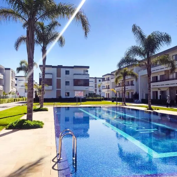 Marbella Beach location pour famille 2 chambres, hotel in Mansouria