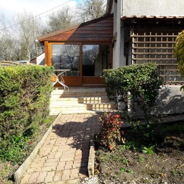 Gite Le Savart, viešbutis mieste Chartèves