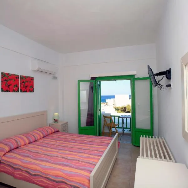 Kastellos Apartments Sikinos: Alopronia şehrinde bir otel