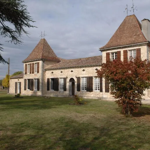 Château Le Guit, hôtel à Saint-Martin-Curton