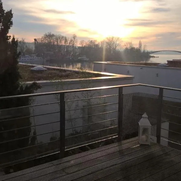 Wohnen am Wasser, hotel v destinaci Wiesbaden