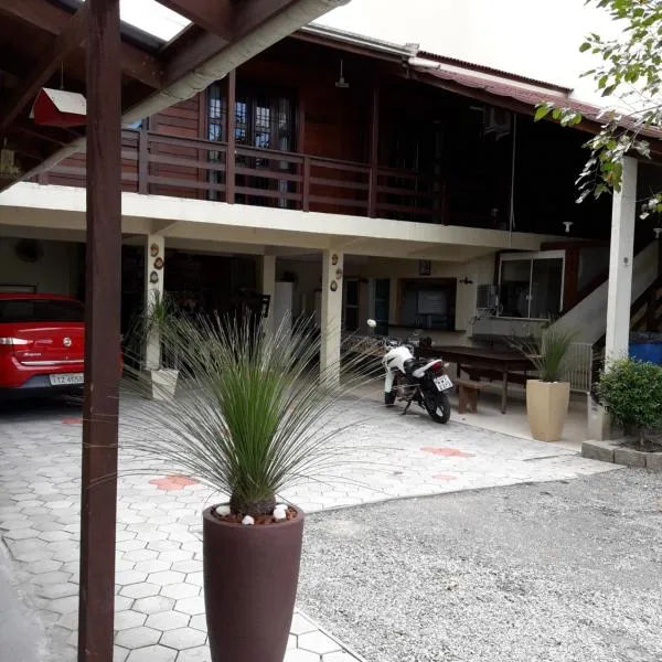 Pousada Vovo Valdir, hotel v destinaci Itapema
