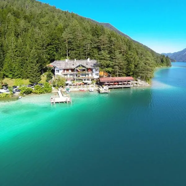 Der Ronacherfels, hotel a Weissensee