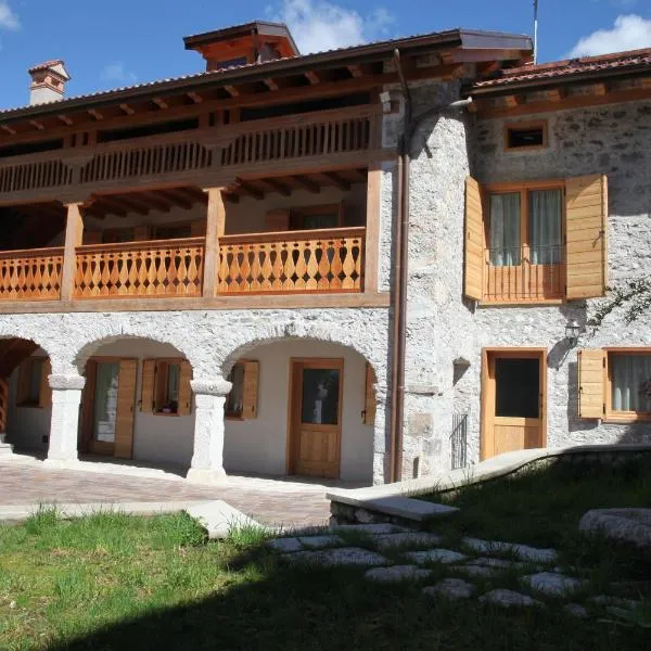Albergo diffuso Valcellina e Val Vajont in Claut, готель у місті Claut
