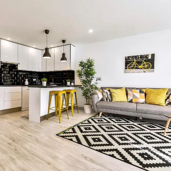 Luxury Penthouse sea view, Los Cristianos, hotel in Los Cristianos