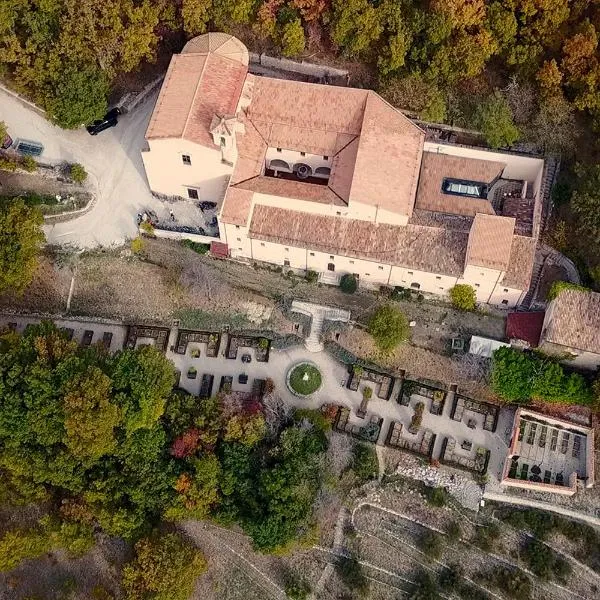 Convento di San Colombo, hotel v destinaci Santo Stefano di Sessanio