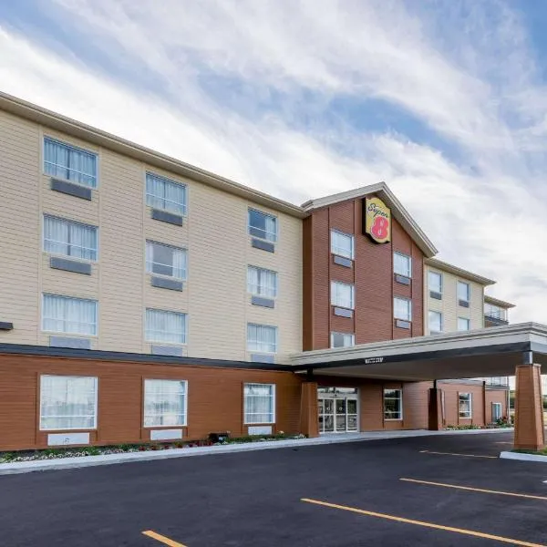 Super 8 by Wyndham Mont Laurier, hotel in Mont-Laurier