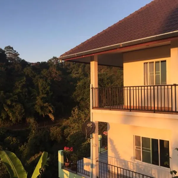 DoiTung Homestay ดอยตุงโฮมสเตย์, hotel di Chiang Rai