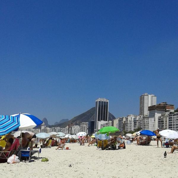 Copacabana uma quadra da praia - Foto 5