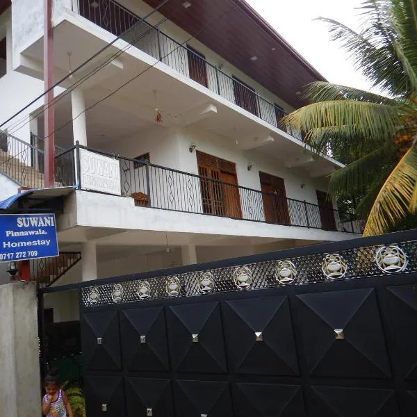 Suwani Pinnawala Homestay, hotell i Golahela