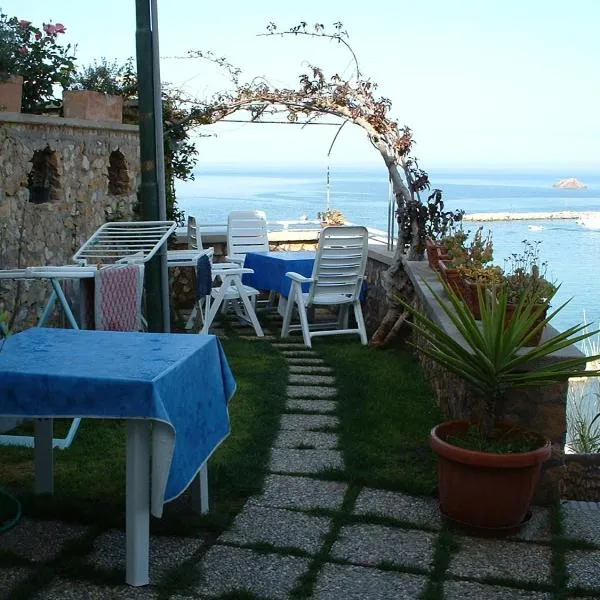 L'Isolana Case Vacanza Palma 1, hotel v Ponze