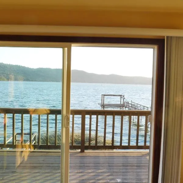 Overlooking clearlake from the living room, hotel in Clearlake