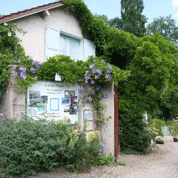 Gîtes du Jardin Francais, khách sạn ở Ermenonville