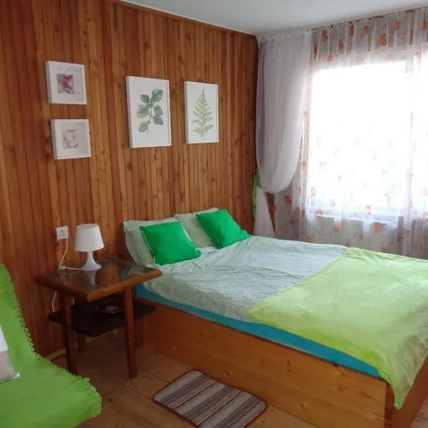 Uroczy Domek Z Ogrodem I Tarasem, hotel v destinaci Myšlenice