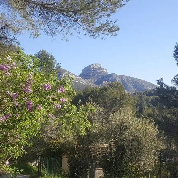 Charmant Appartement Neuf Le Taoume, hotelli kohteessa Éoures