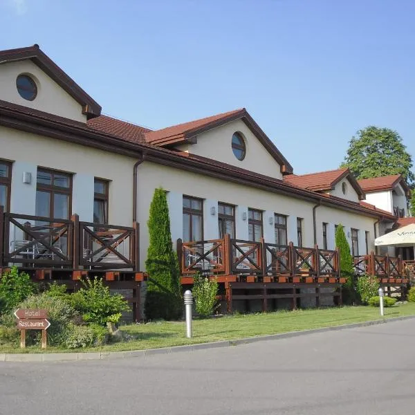 RED DEER Hotel, hotell i Brezno