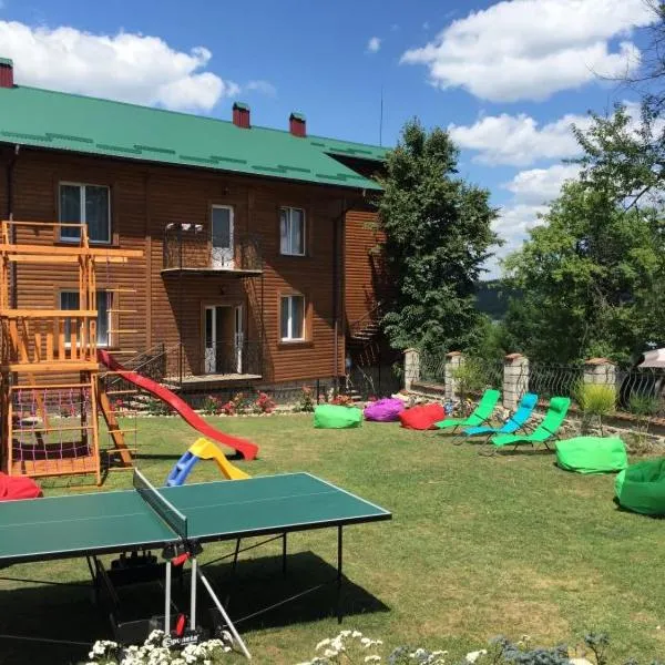 Софія, готель у місті Мартинківці
