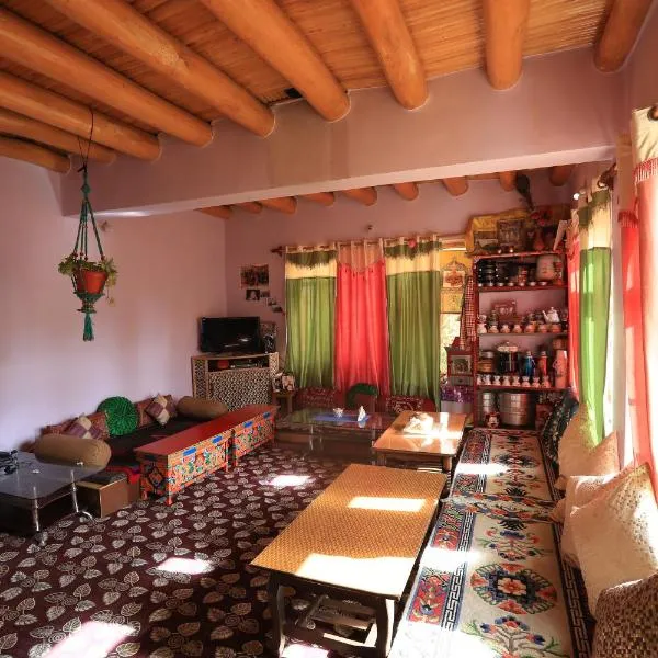 Lhachik Guest House, hotel v destinaci Léh