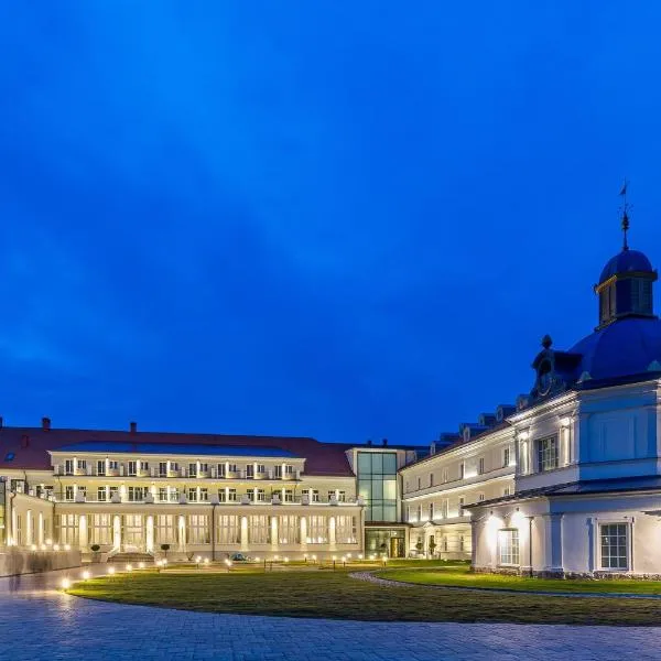 Royal Palace, hotel in Jazernica