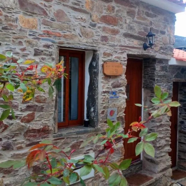 Casas dos Carregais, отель в городе Pena Falcão