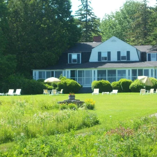 High Tide Inn on the Ocean, Motel and Cottages, hotel in Youngtown