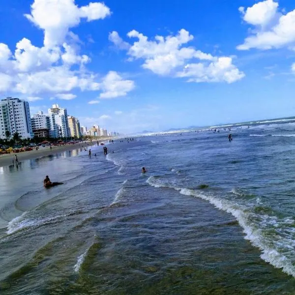 Apartamento no Centro de Mongaguá, hotel en Mongaguá