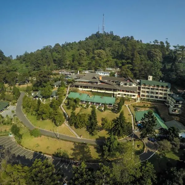 Puncak Pass Resort – hotel w mieście Paragajen