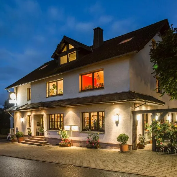 Gasthof im Almetal, hotel v destinaci Büren