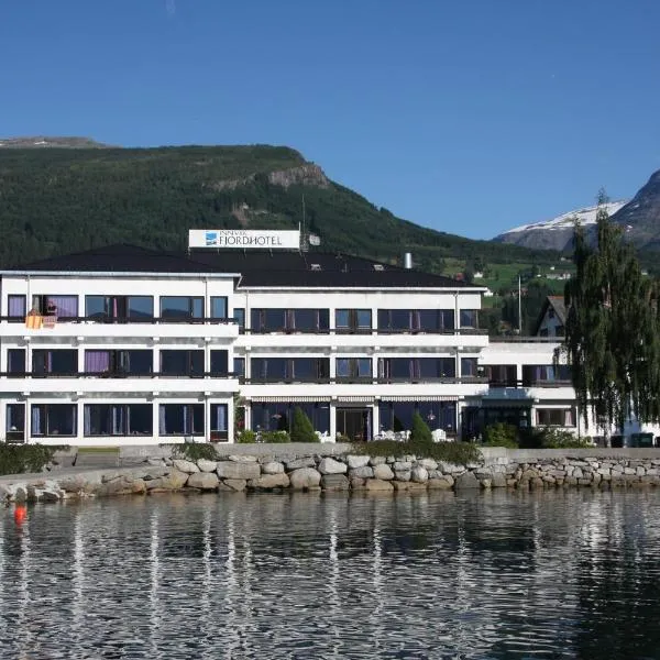Innvik Fjordhotell, hotel in Hornindal