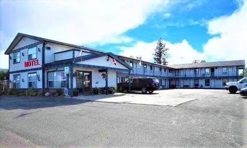 Imperial Motel, hotel v destinaci One Hundred Mile House