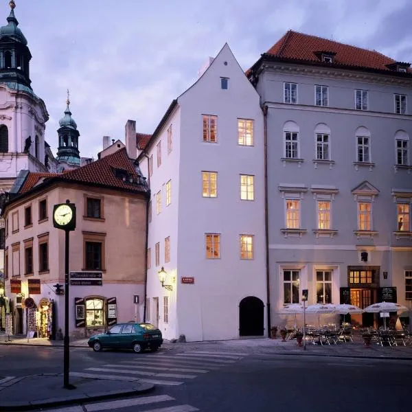 U Tří Bubnů, hotell i Klecany