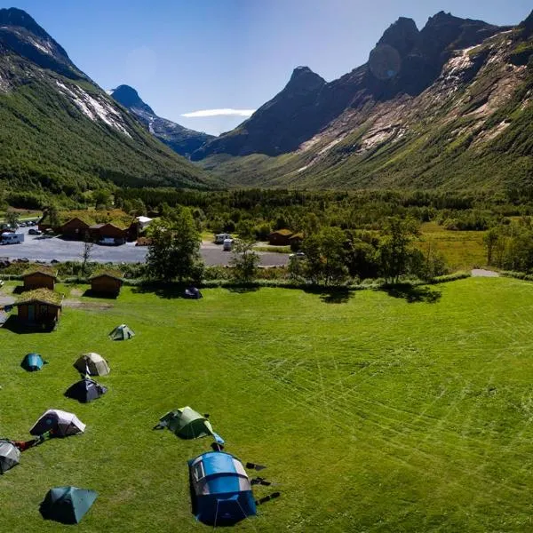 Trollstigen Camping and Gjestegård, hotel in Åndalsnes