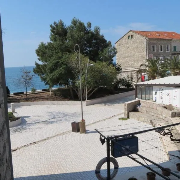 Beachfront Apartments Oaza, hotel v destinaci Petrovac na Moru