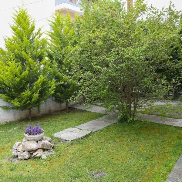 Romilias Apartment, hotel v destinaci Chrysoupolis