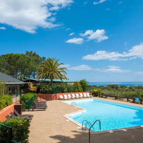 Residence Castell'Verde, hotel v destinaci Porto-Vecchio