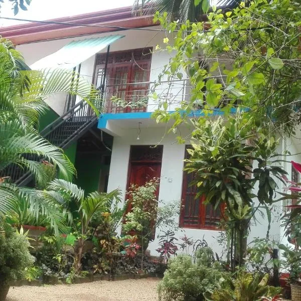 Green Garden Homestay, hotel v destinaci Giritale