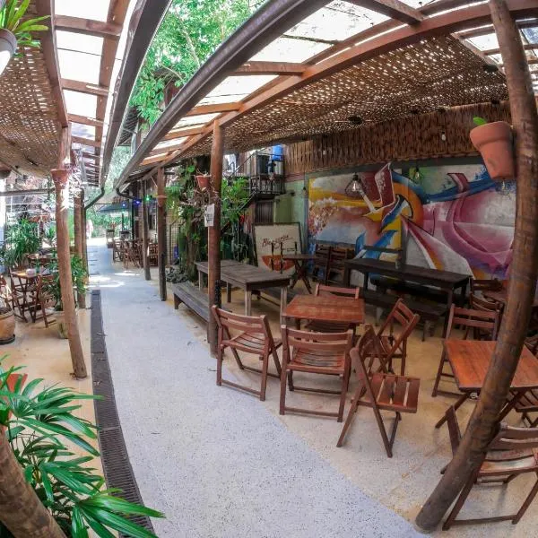 Biergarten Hostel, hotel v destinaci Abraão